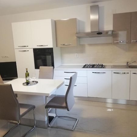 Guesthouse Vesna Senj  Bagian luar foto
