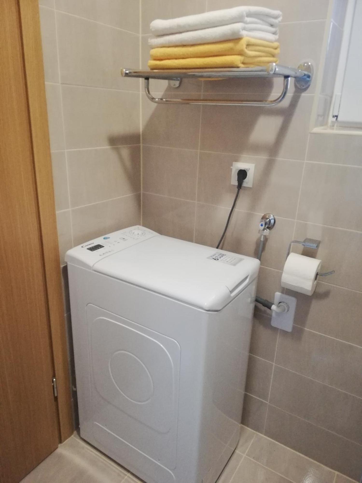 Guesthouse Vesna Senj  Bagian luar foto